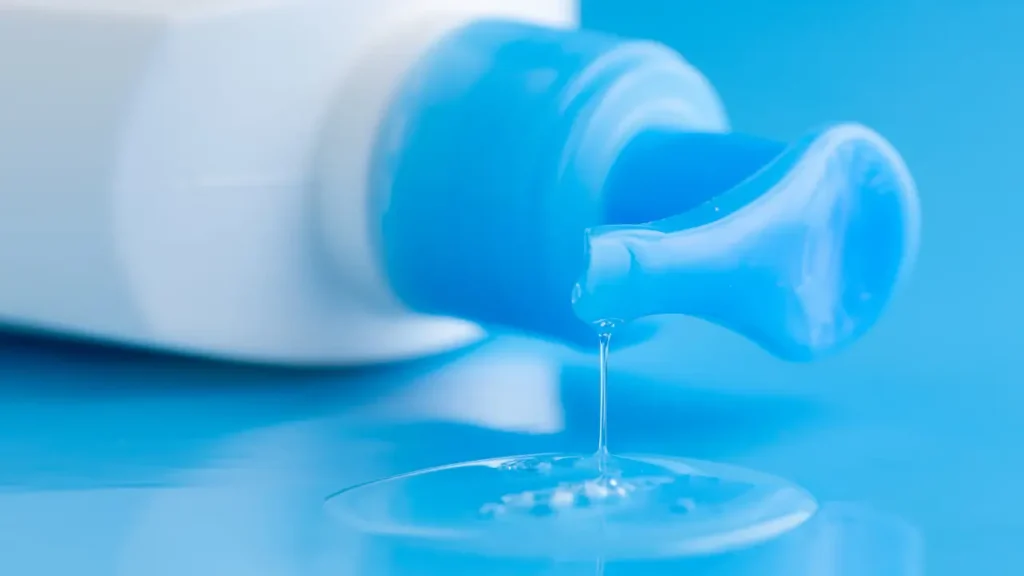 Como usar um anel peniano: tudo o que você precisa saber Lubrificante ajuda a usar anel peniano.